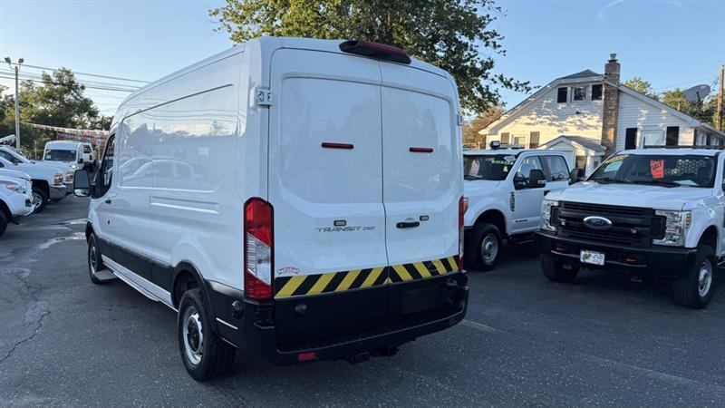 Ford Transit 250 Van Med. Roof w/Sliding Pass. 148-in. WB 2019