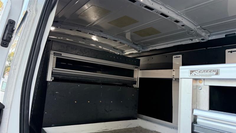 Ford Transit 250 Van Med. Roof w/Sliding Pass. 148-in. WB 2019