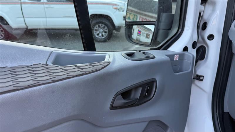 Ford Transit 250 Van Med. Roof w/Sliding Pass. 148-in. WB 2019