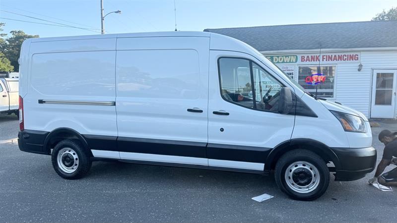Ford Transit 250 Van Med. Roof w/Sliding Pass. 148-in. WB 2018