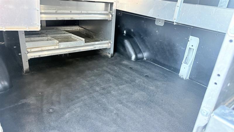 Ford Transit 250 Van Med. Roof w/Sliding Pass. 148-in. WB 2018
