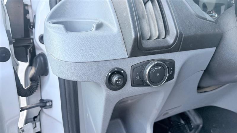 Ford Transit 250 Van Med. Roof w/Sliding Pass. 148-in. WB 2018