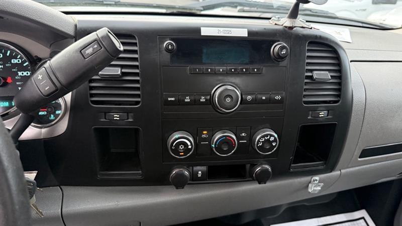 Chevrolet Silverado 2500HD 2WD Reg Cab 133.7" Work Truck 2013