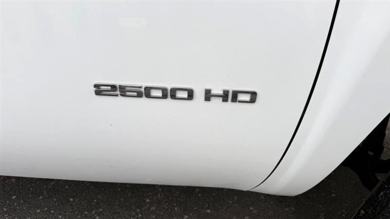 Chevrolet Silverado 2500HD 2WD Reg Cab 133.7" Work Truck 2013