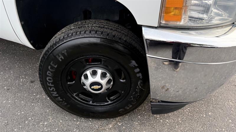 Chevrolet Silverado 2500HD 2WD Reg Cab 133.7" Work Truck 2013