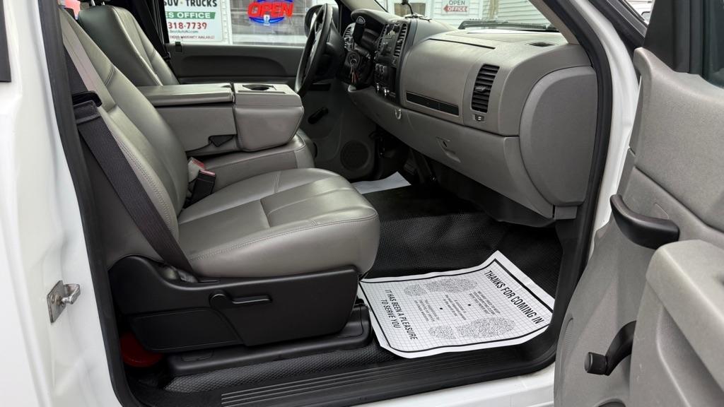 Chevrolet Silverado 2500HD 2WD Reg Cab 133.7" Work Truck 2013