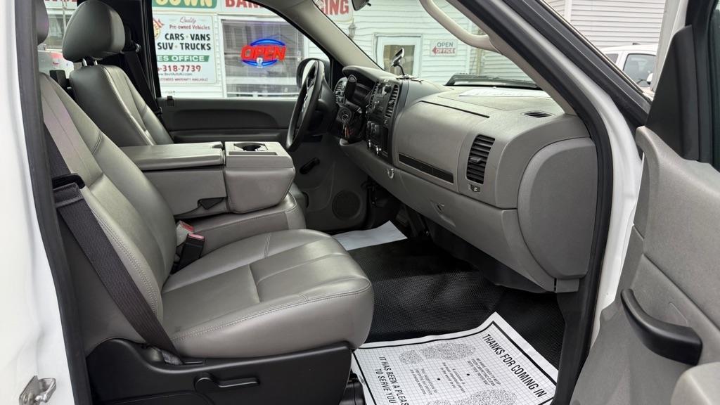 Chevrolet Silverado 2500HD 2WD Reg Cab 133.7" Work Truck 2013