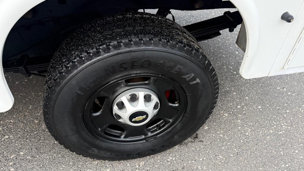 Chevrolet Silverado 2500HD 2WD Reg Cab 133.7" Work Truck 2013