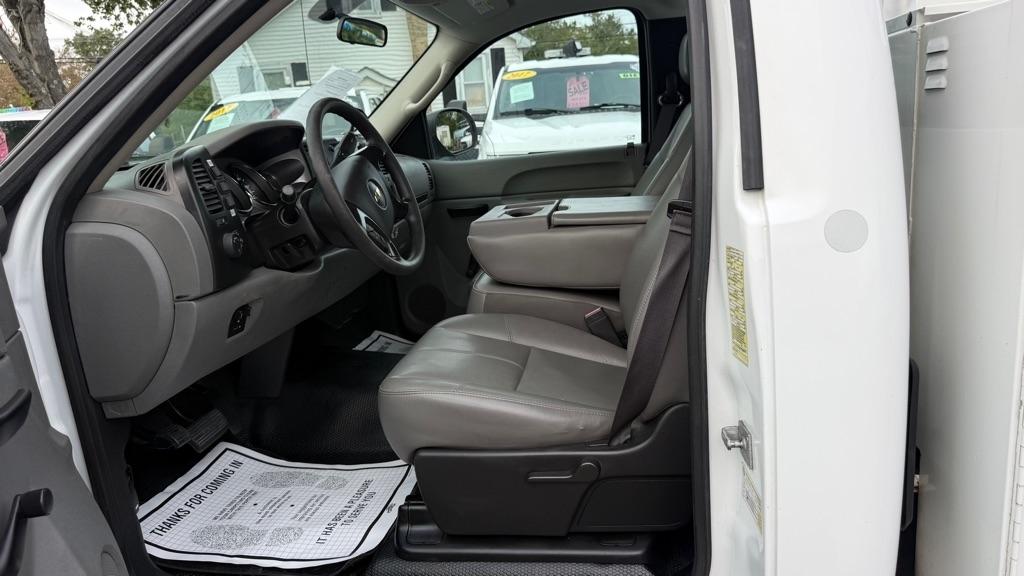 Chevrolet Silverado 2500HD 2WD Reg Cab 133.7" Work Truck 2013