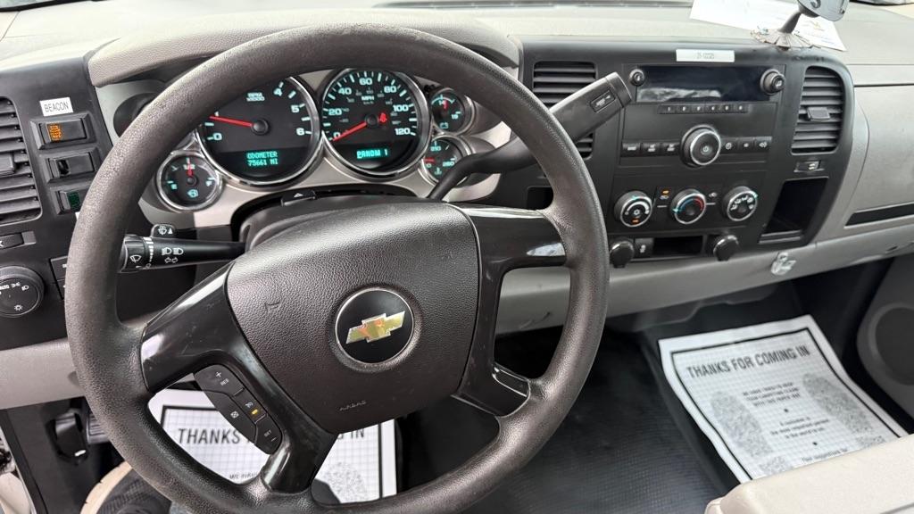 Chevrolet Silverado 2500HD 2WD Reg Cab 133.7" Work Truck 2013