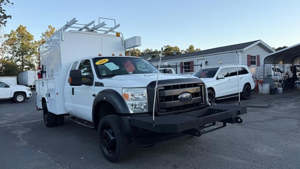 Ford Super Duty F-550 DRW 2WD SuperCab 162" WB 60" CA XLT 2016