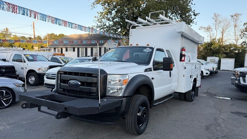 Ford Super Duty F-550 DRW 2WD SuperCab 162" WB 60" CA XLT 2016