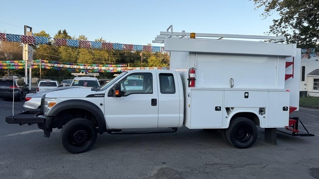 Ford Super Duty F-550 DRW 2WD SuperCab 162" WB 60" CA XLT 2016