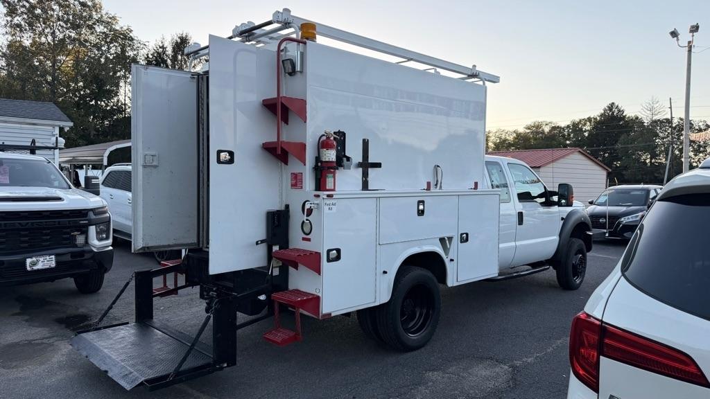 Ford Super Duty F-550 DRW 2WD SuperCab 162" WB 60" CA XLT 2016