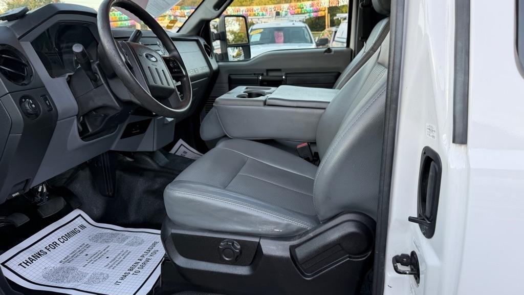 Ford Super Duty F-550 DRW 2WD SuperCab 162" WB 60" CA XLT 2016