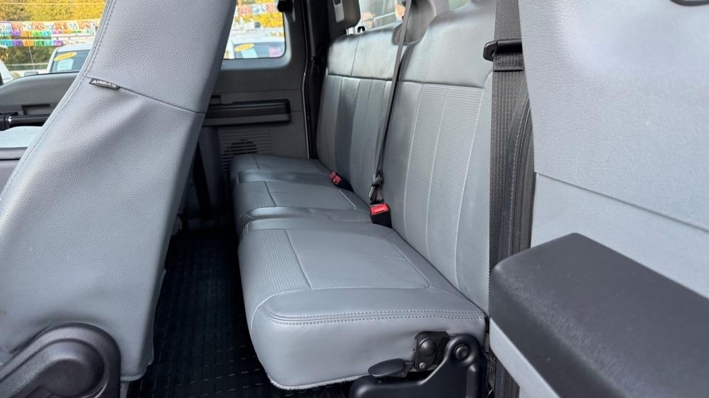 Ford Super Duty F-550 DRW 2WD SuperCab 162" WB 60" CA XLT 2016