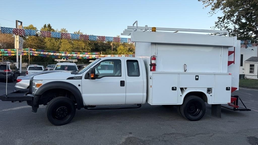 Ford Super Duty F-550 DRW 2WD SuperCab 162" WB 60" CA XLT 2016