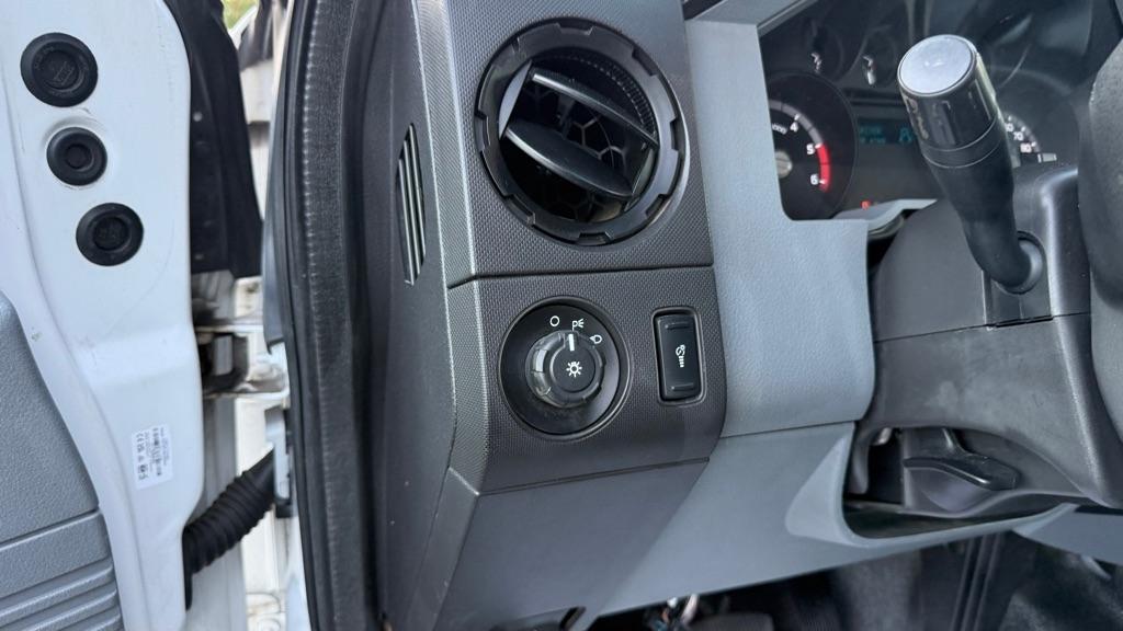 Ford Super Duty F-550 DRW 2WD SuperCab 162" WB 60" CA XLT 2016