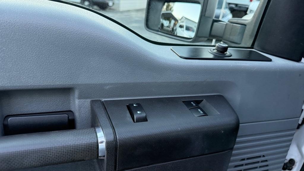 Ford Super Duty F-550 DRW 2WD SuperCab 162" WB 60" CA XLT 2016
