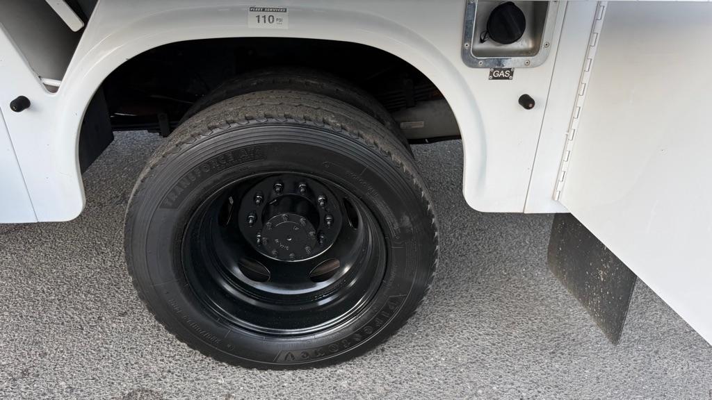 Ford Super Duty F-550 DRW 2WD SuperCab 162" WB 60" CA XLT 2016
