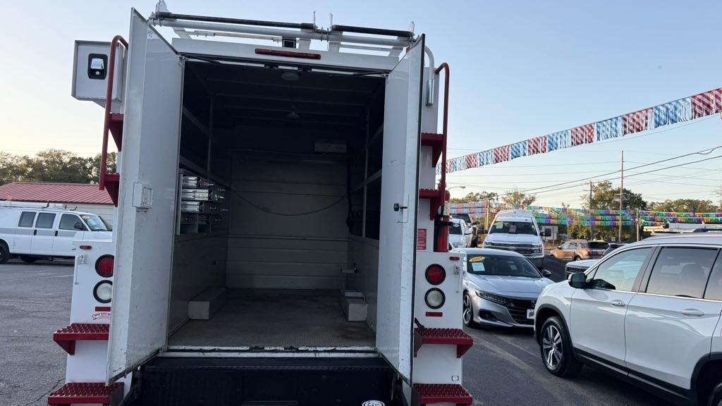 Ford Super Duty F-550 DRW 2WD SuperCab 162" WB 60" CA XLT 2016