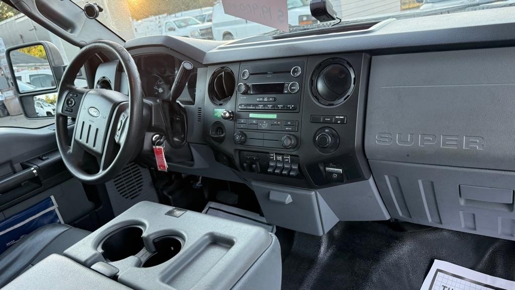 Ford Super Duty F-550 DRW 2WD SuperCab 162" WB 60" CA XLT 2016