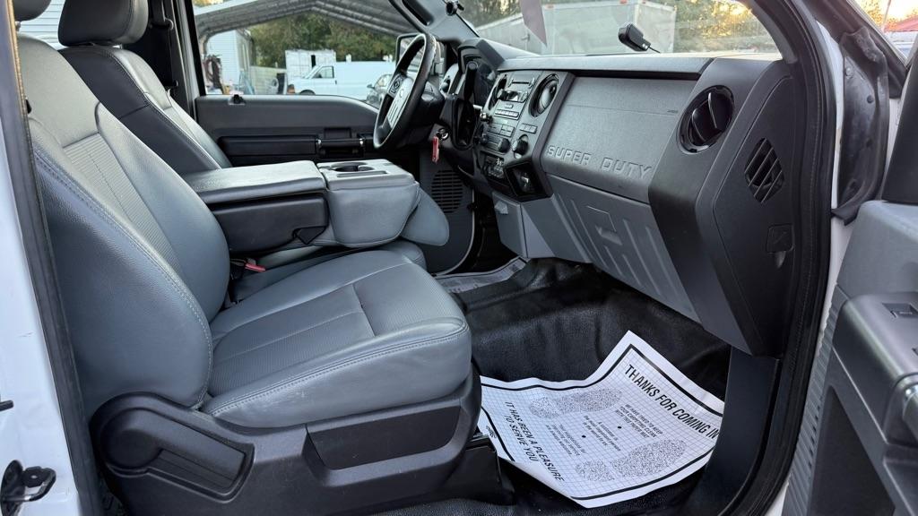 Ford Super Duty F-550 DRW 2WD SuperCab 162" WB 60" CA XLT 2016