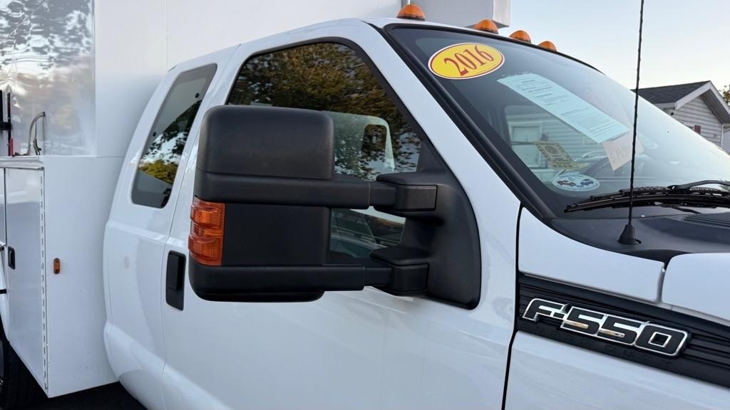 Ford Super Duty F-550 DRW 2WD SuperCab 162" WB 60" CA XLT 2016