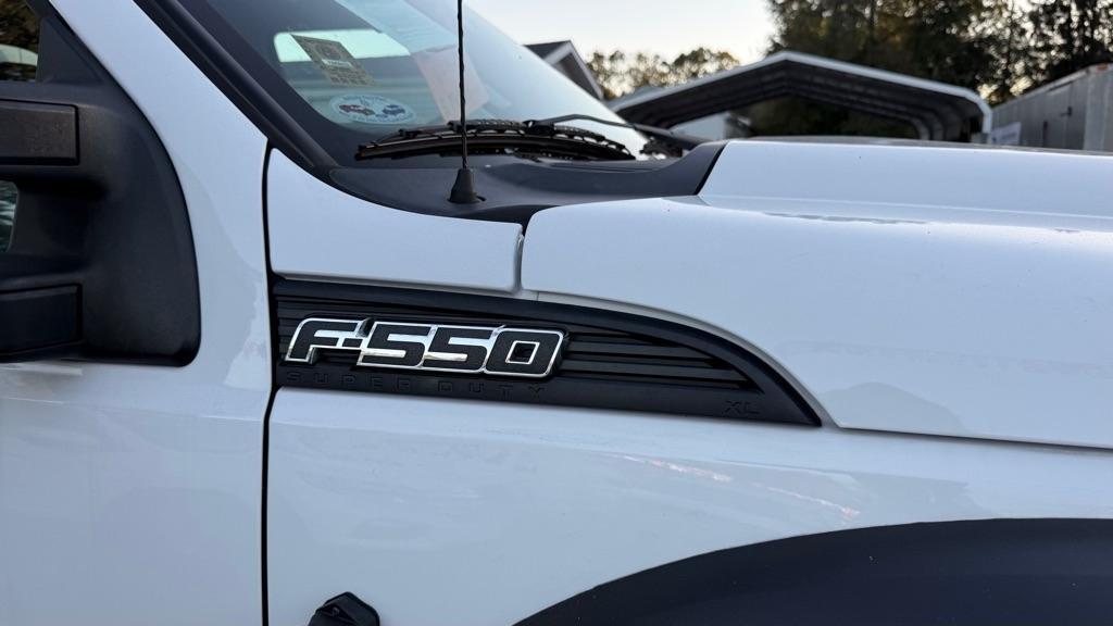 Ford Super Duty F-550 DRW 2WD SuperCab 162" WB 60" CA XLT 2016