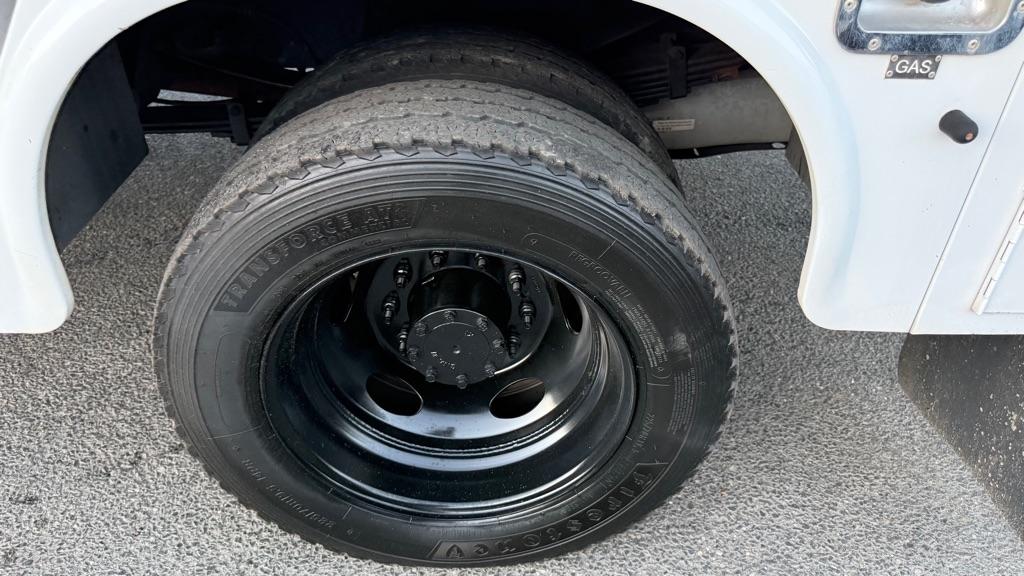 Ford Super Duty F-550 DRW 2WD SuperCab 162" WB 60" CA XLT 2016