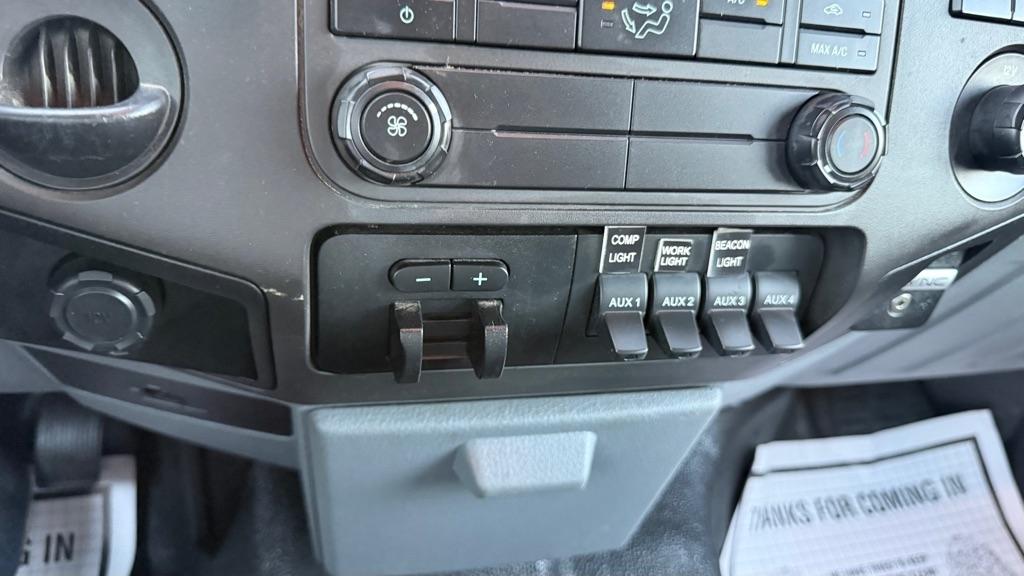 Ford Super Duty F-550 DRW 2WD SuperCab 162" WB 60" CA XLT 2016