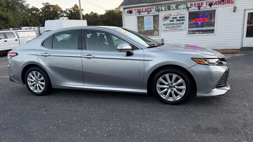 Toyota Camry LE Auto (Natl) 2020