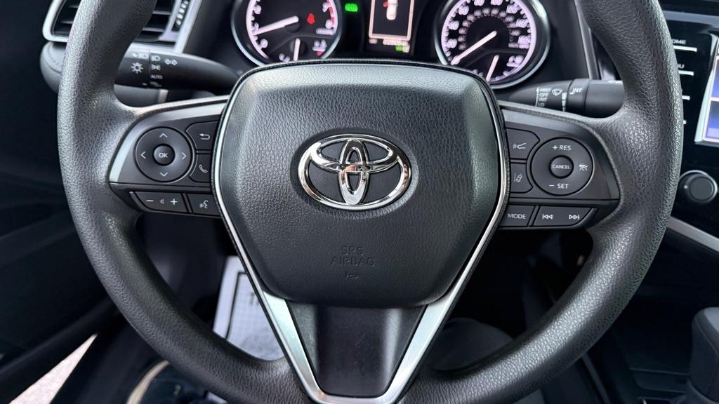 Toyota Camry LE Auto (Natl) 2020