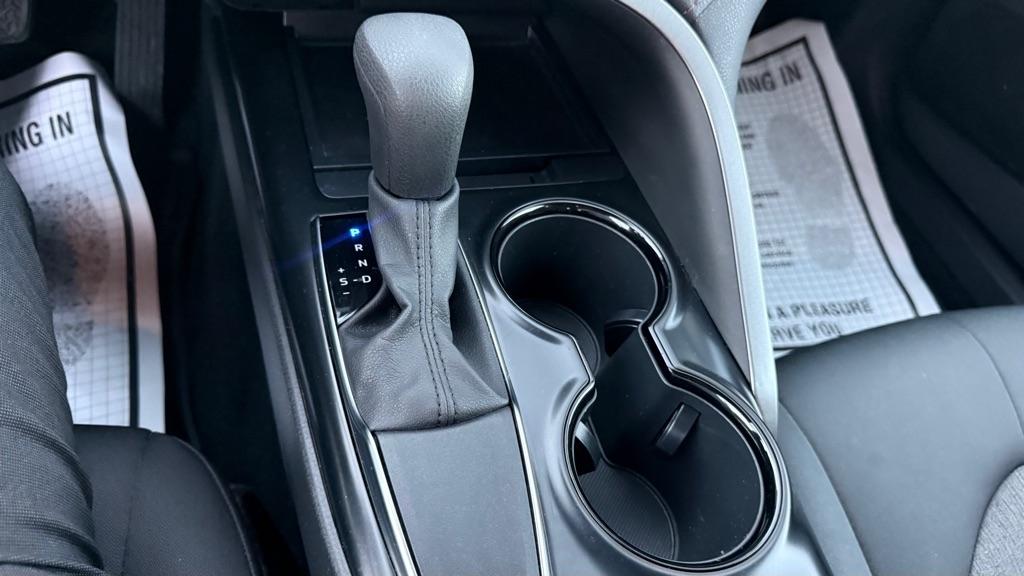 Toyota Camry LE Auto (Natl) 2020