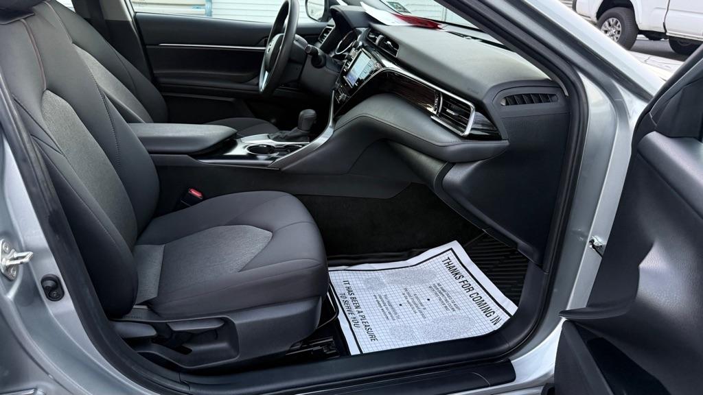 Toyota Camry LE Auto (Natl) 2020