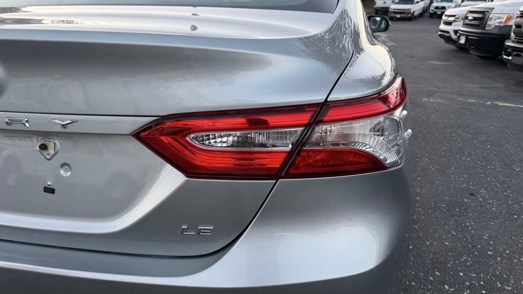 Toyota Camry LE Auto (Natl) 2020