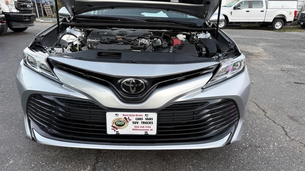 Toyota Camry LE Auto (Natl) 2020