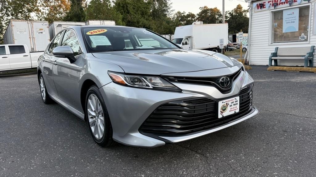 Toyota Camry LE Auto (Natl) 2020