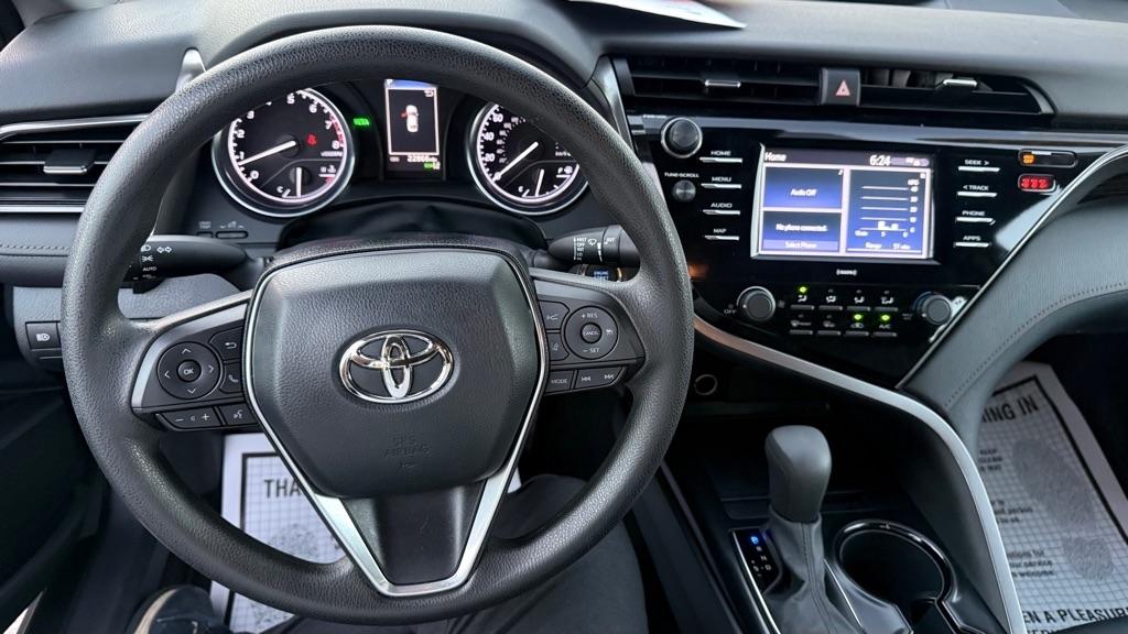 Toyota Camry LE Auto (Natl) 2020