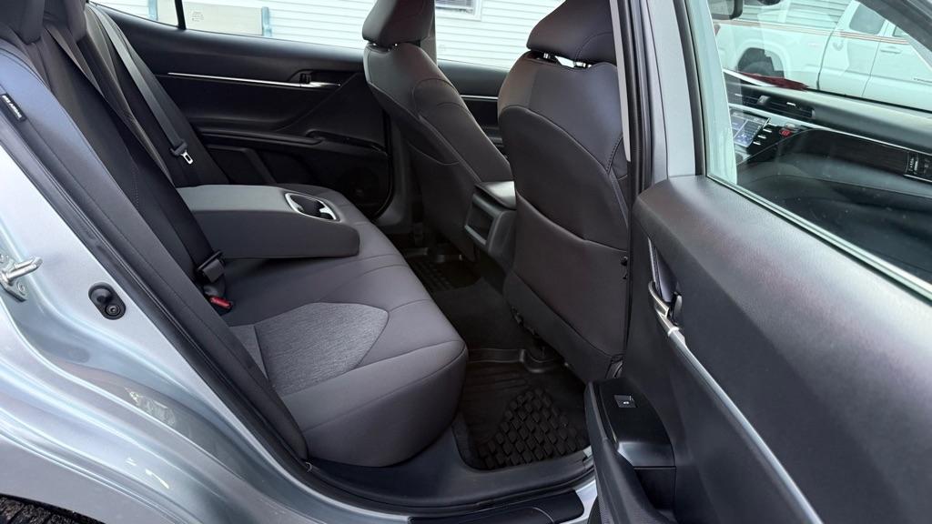 Toyota Camry LE Auto (Natl) 2020