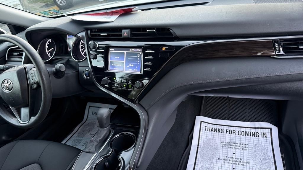 Toyota Camry LE Auto (Natl) 2020