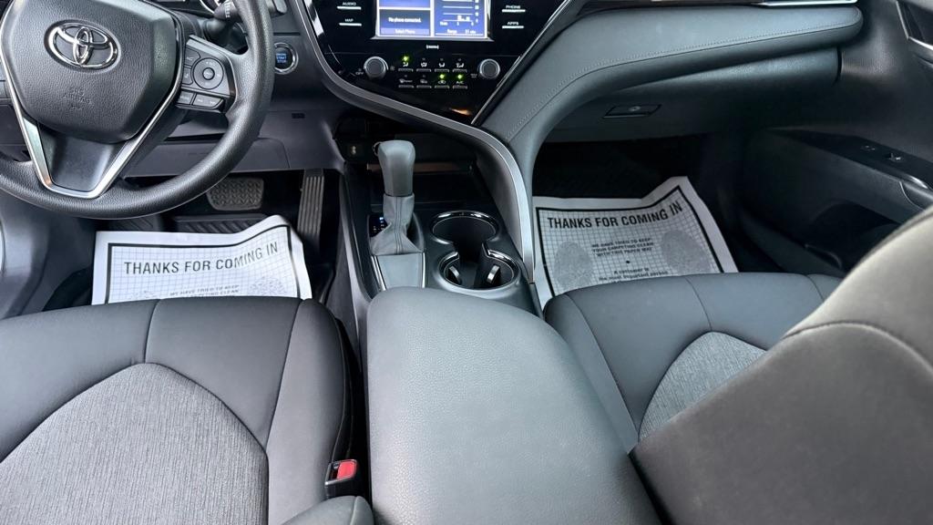 Toyota Camry LE Auto (Natl) 2020