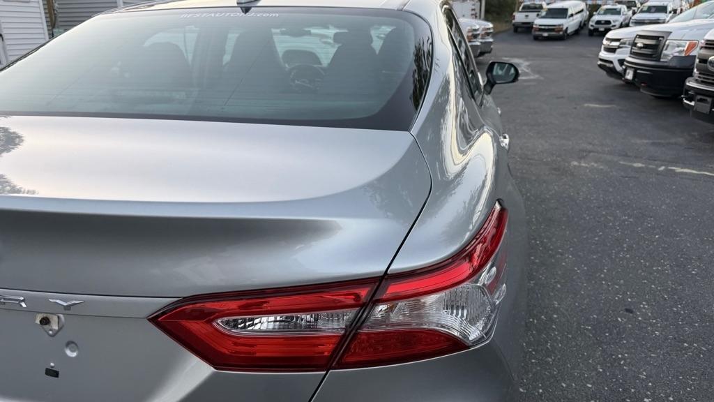 Toyota Camry LE Auto (Natl) 2020