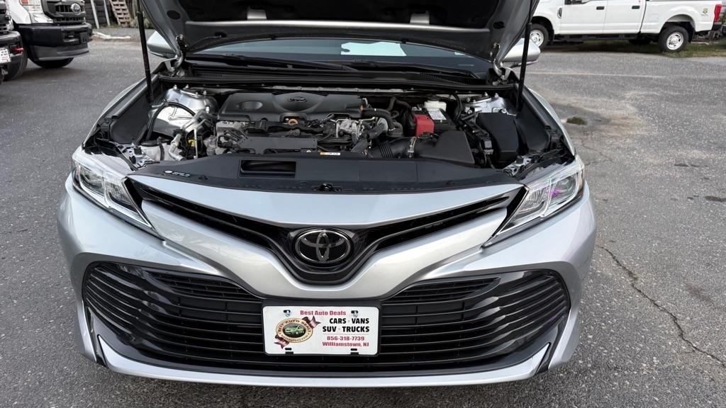 Toyota Camry LE Auto (Natl) 2020
