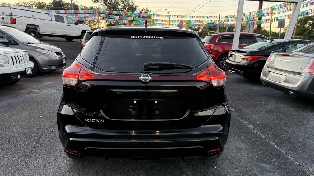 Nissan Kicks S FWD 2022