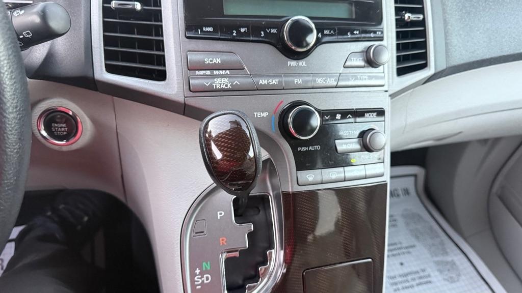 Toyota Venza 4dr Wgn V6 AWD (Natl) 2009