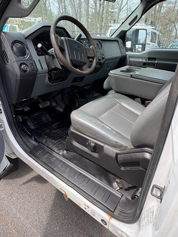 Ford Super Duty F-550  2011