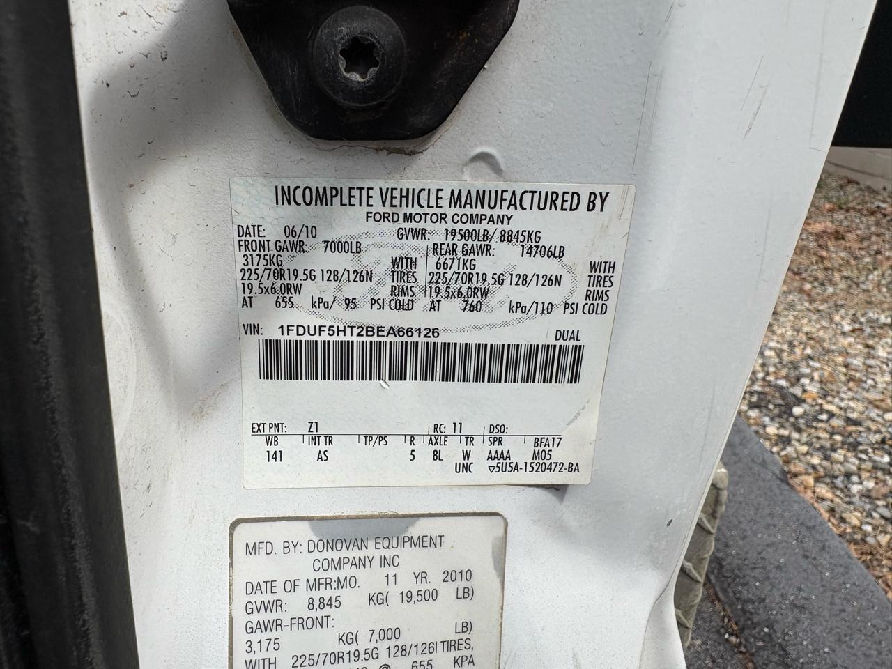 Ford Super Duty F-550  2011