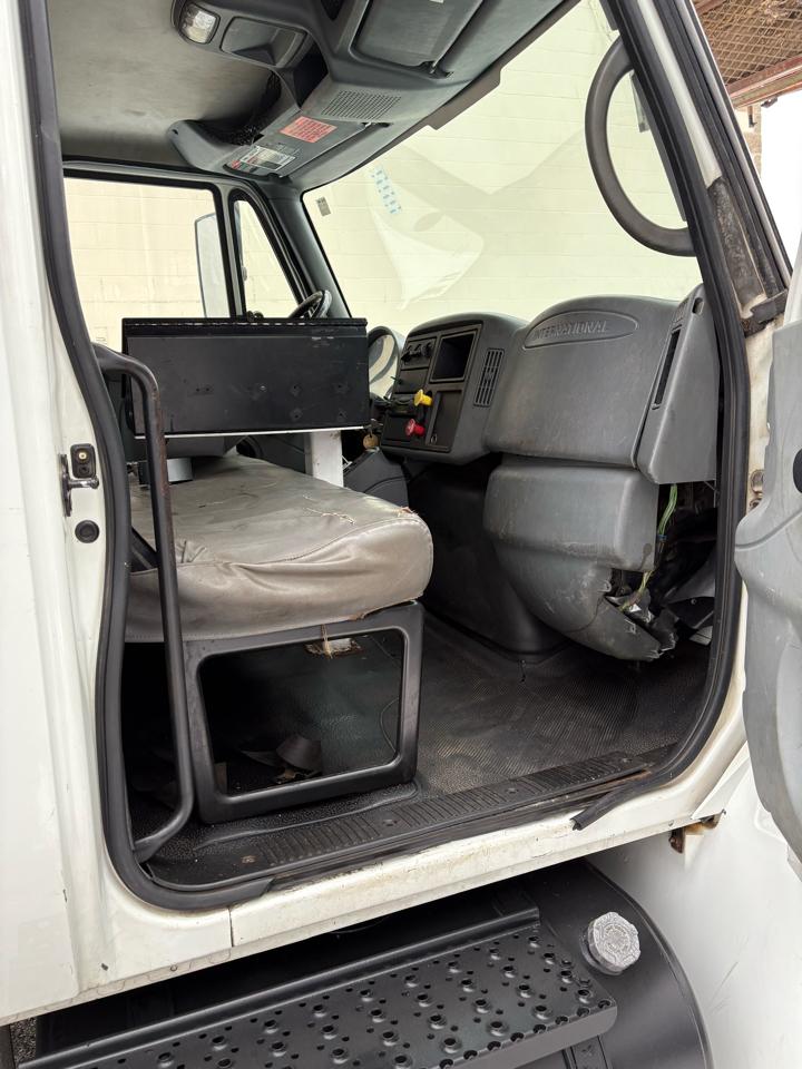 International 4300  2005