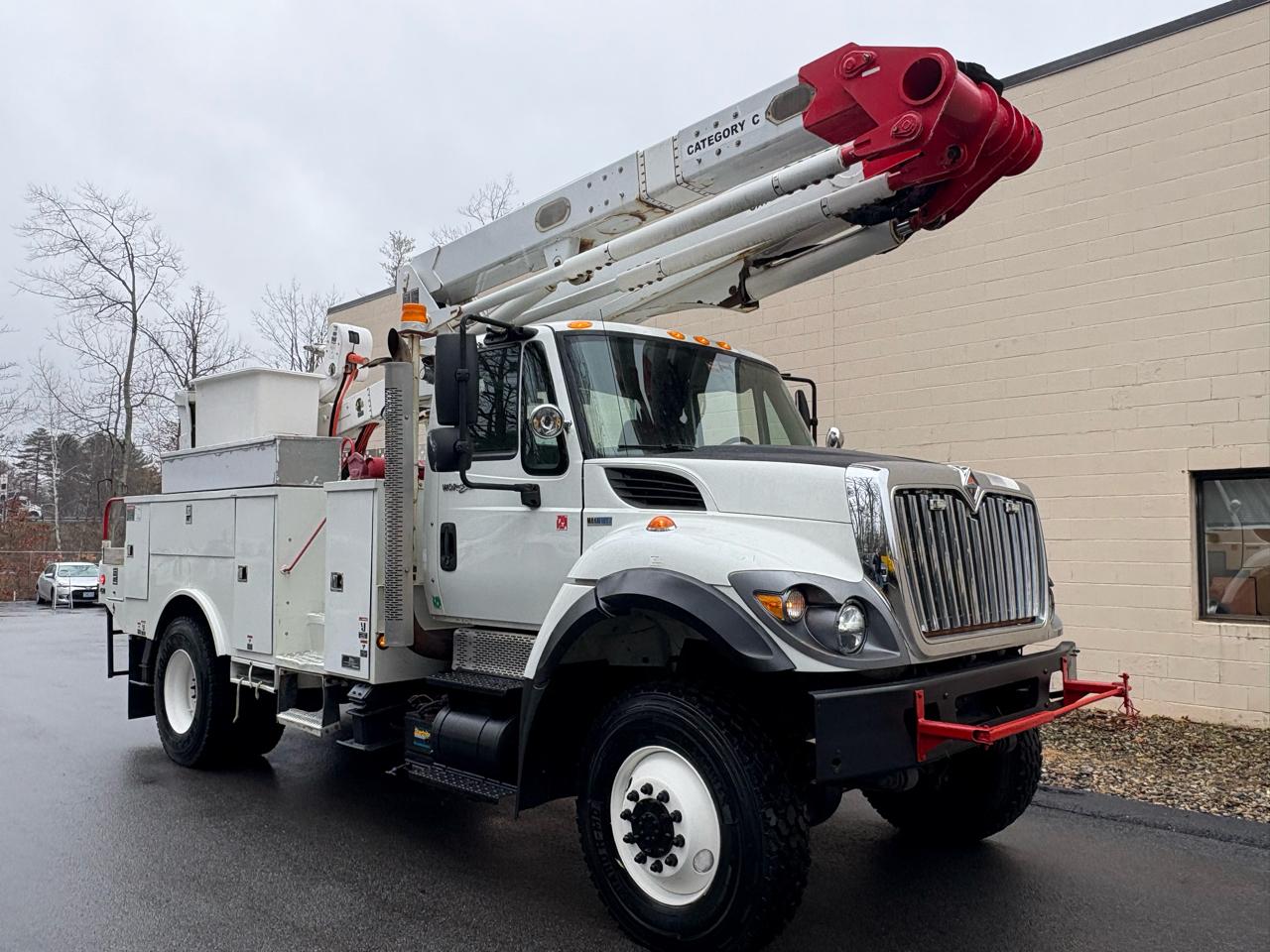 International 7400  2012